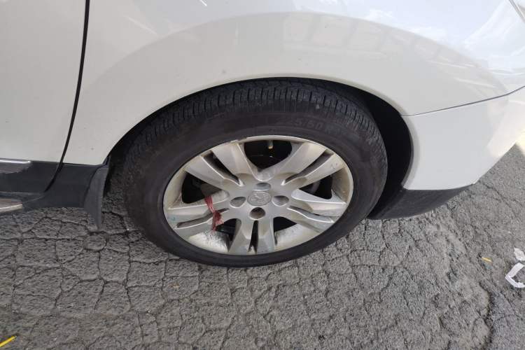 Used Peugeot 3008 2013 1.6THP Automatic Prestige Edition Right Front Wheel Hub