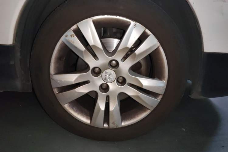 Used Peugeot 3008 2013 2.0L Automatic Trend Edition Right Front Wheel Hub
