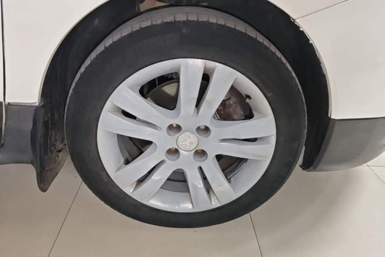 Used Peugeot 3008 2013 2.0L Automatic Classic Edition Right Front Wheel Hub