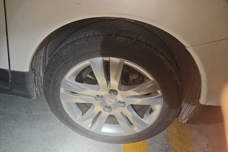 Used Peugeot 3008 2013 2.0L Automatic Trend Edition Right Front Wheel Hub