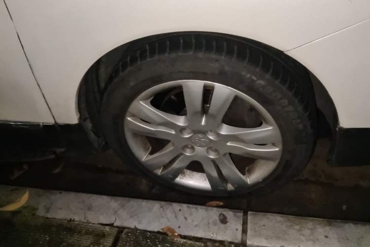 Used Peugeot 3008 2013 2.0L Automatic Trend Edition Right Front Wheel Hub