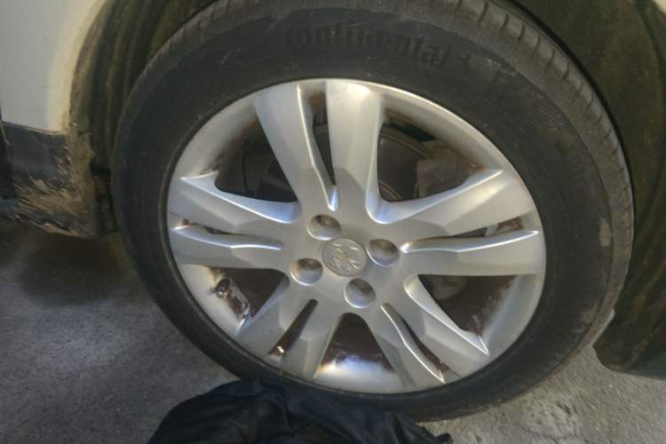 Used Peugeot 3008 2013 2.0L Automatic Trend Edition Right Front Wheel Hub