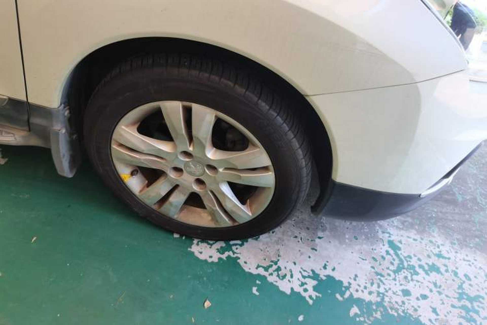 Used Peugeot 3008 2013 2.0L Automatic Trend Edition Right Front Wheel Hub