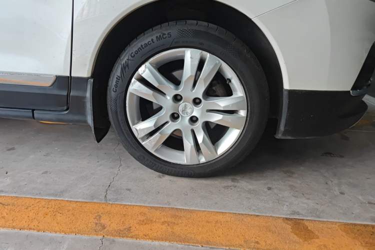 Used Peugeot 3008 2013 2.0L Automatic Trend Edition Right Front Wheel Hub