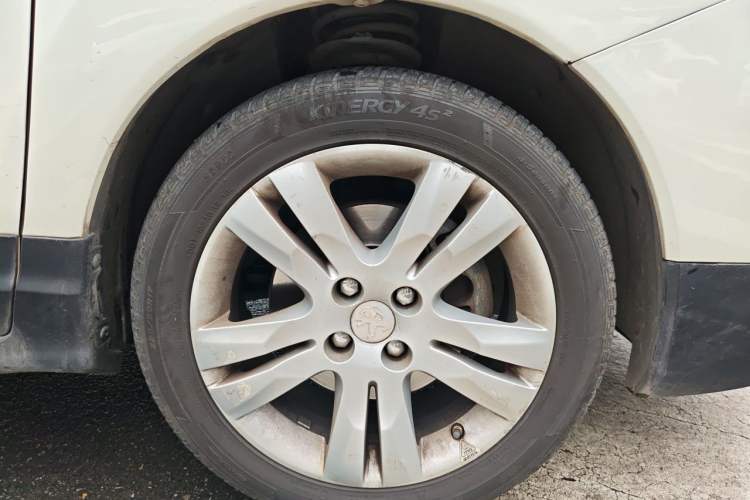 Used Peugeot 3008 2013 1.6THP Automatic Prestige Edition Right Front Wheel Hub