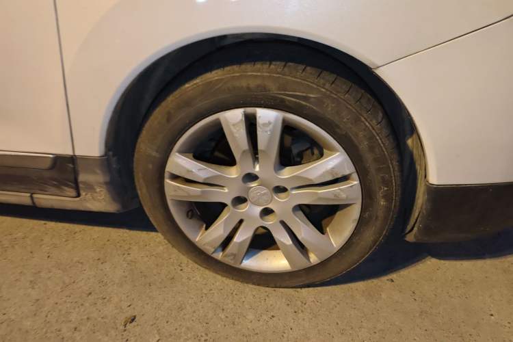 Used Peugeot 3008 2013 2.0L Automatic Trend Edition Right Front Wheel Hub