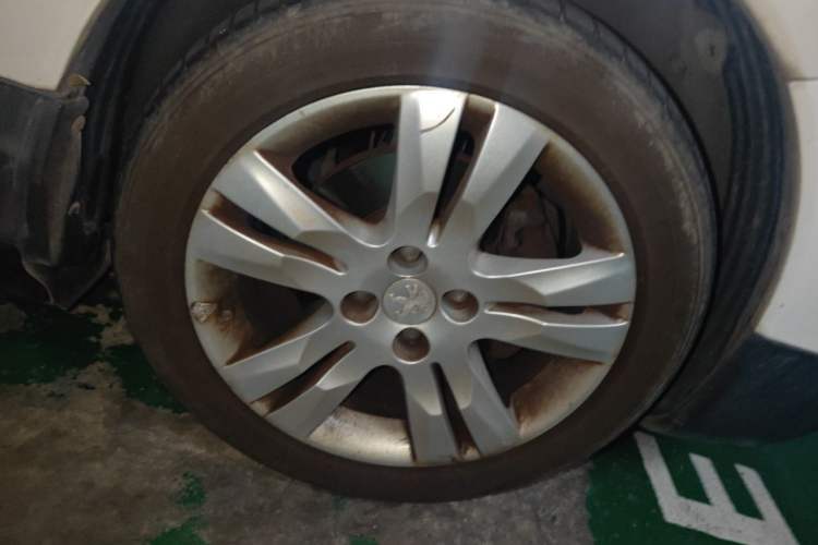 Used Peugeot 3008 2013 2.0L Automatic Trend Edition Right Front Wheel Hub