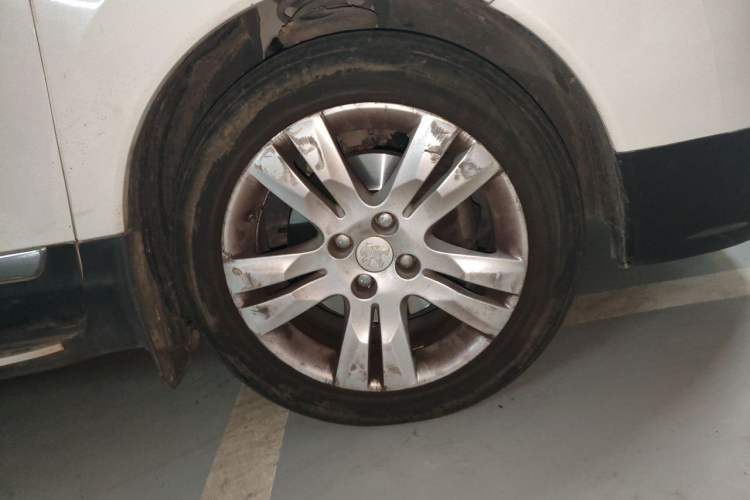 Used Peugeot 3008 2013 1.6THP Roland Garros Edition Right Front Wheel Hub