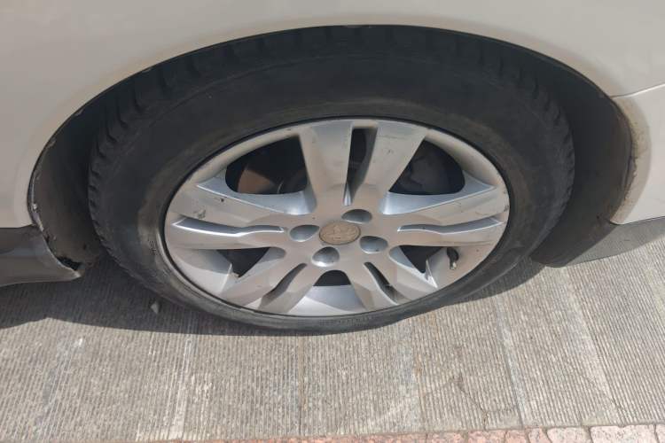 Used Peugeot 3008 2013 2.0L Automatic Classic Edition Right Front Wheel Hub