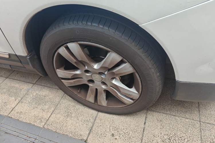 Used Peugeot 3008 2013 2.0L Automatic Trend Edition Right Front Wheel Hub