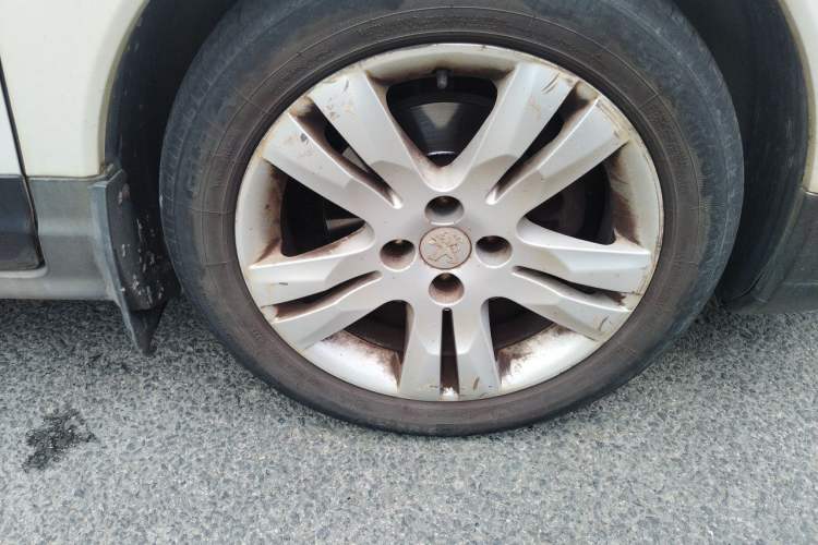 Used Peugeot 3008 2013 2.0L Automatic Trend Edition Right Front Wheel Hub