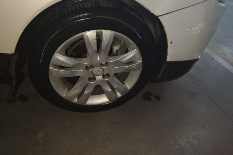 Used Peugeot 3008 2013 2.0L Automatic Trend Edition Right Front Wheel Hub