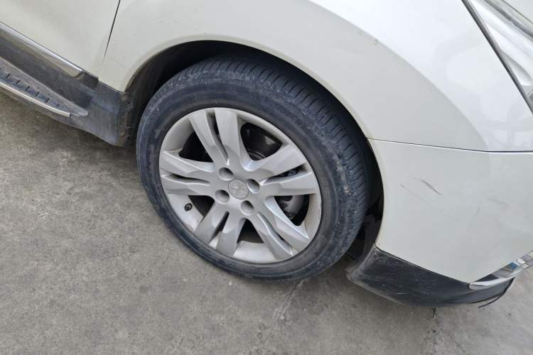 Used Peugeot 3008 2013 1.6THP Roland Garros Edition Right Front Wheel Hub