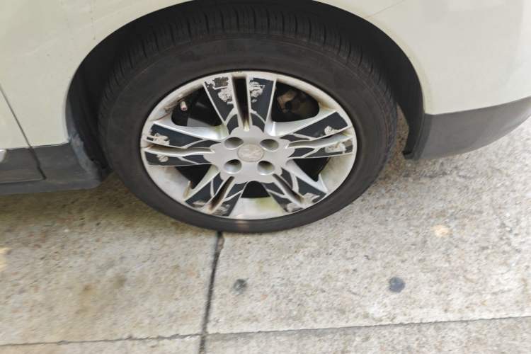 Used Peugeot 3008 2013 1.6THP Automatic Prestige Edition Right Front Wheel Hub