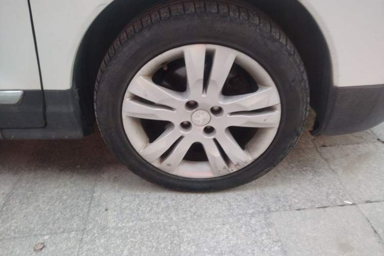 Used Peugeot 3008 2013 2.0L Automatic Trend Edition Right Front Wheel Hub