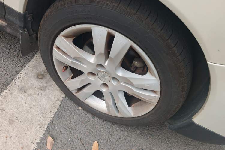 Used Peugeot 3008 2013 2.0L Automatic Trend Edition Right Front Wheel Hub