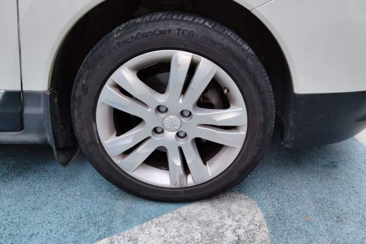 Used Peugeot 3008 2013 2.0L Automatic Trend Edition Right Front Wheel Hub