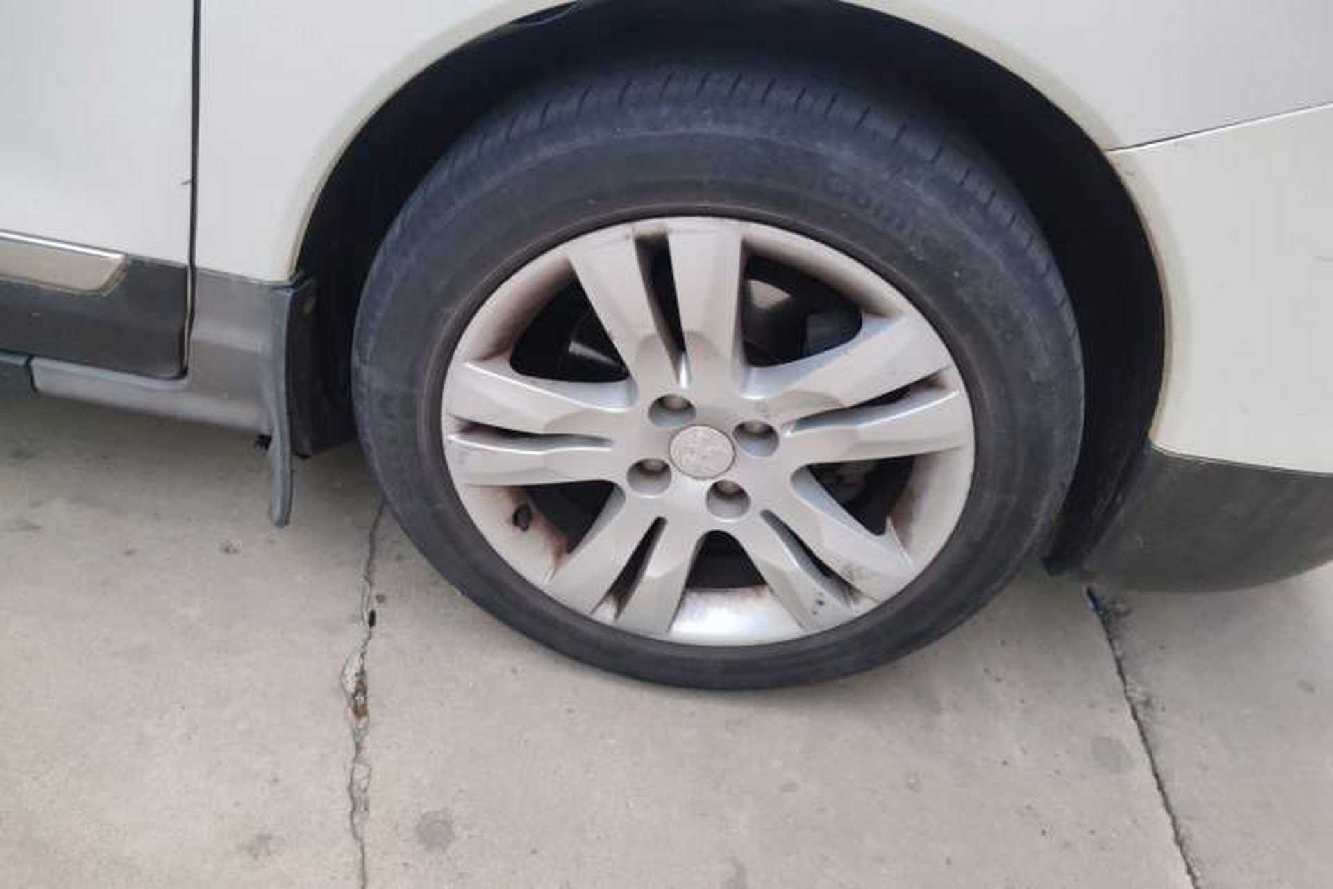 Used Peugeot 3008 2013 2.0L Automatic Trend Edition Right Front Wheel Hub