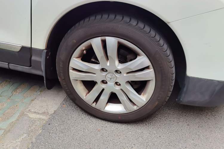 Used Peugeot 3008 2013 2.0L Automatic Classic Edition Right Front Wheel Hub