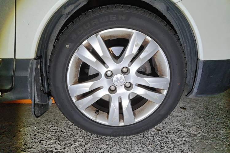 Used Peugeot 3008 2013 2.0L Automatic Trend Edition Right Front Wheel Hub