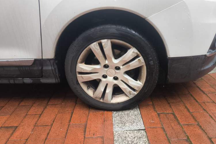Used Peugeot 3008 2013 2.0L Automatic Trend Edition Right Front Wheel Hub