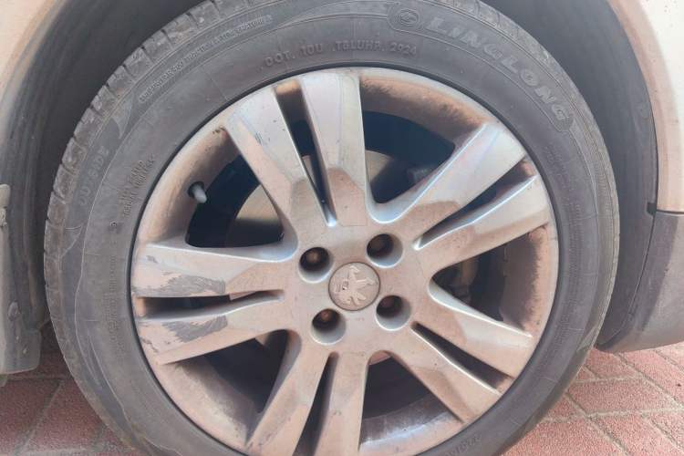 Used Peugeot 3008 2013 1.6THP Automatic Trend Edition Right Front Wheel Hub