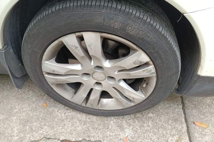 Used Peugeot 3008 2013 2.0L Automatic Trend Edition Right Front Wheel Hub