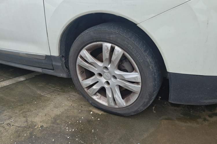 Used Peugeot 3008 2013 2.0L Automatic Trend Edition Right Front Wheel Hub