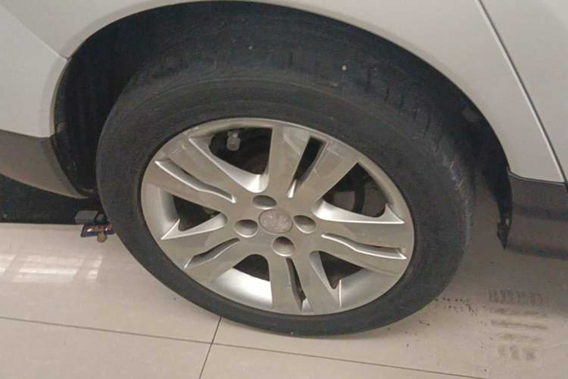 Used Peugeot 3008 2013 1.6THP Automatic Prestige Edition Right Rear Wheel Hub