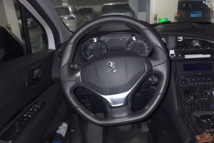 Used Peugeot 3008 2013 2.0L Automatic Trend Edition Steering Wheel