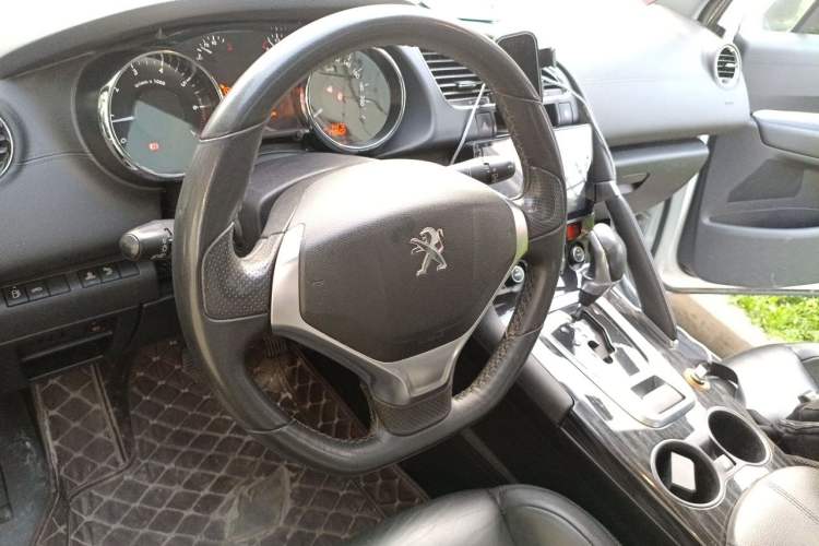 Used Peugeot 3008 2013 2.0L Automatic Trend Edition Steering Wheel