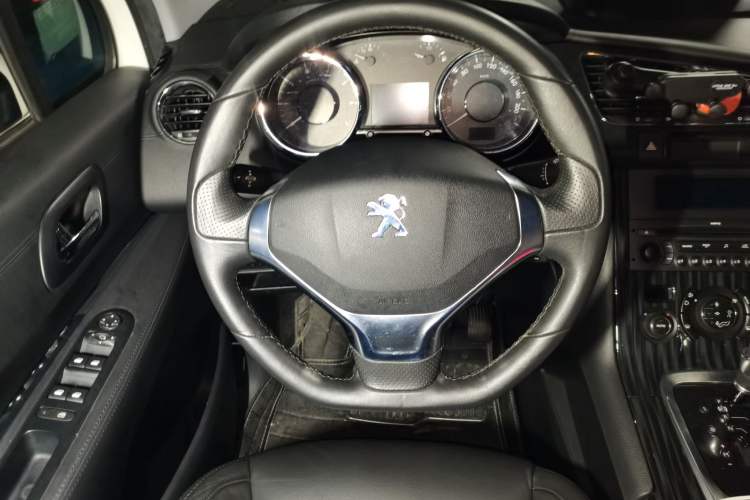 Used Peugeot 3008 2013 2.0L Automatic Trend Edition Steering Wheel