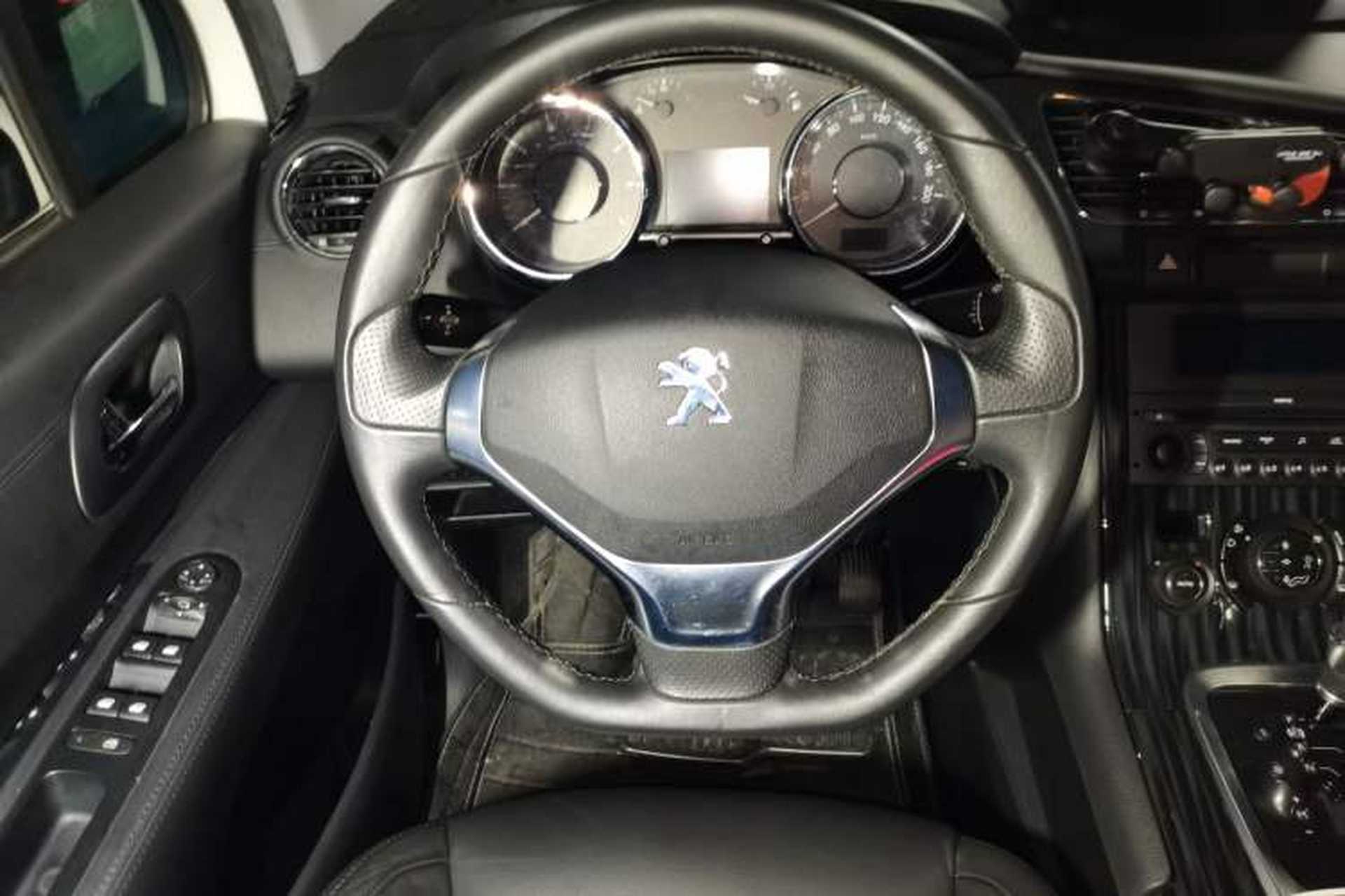Used Peugeot 3008 2013 2.0L Automatic Trend Edition Steering Wheel