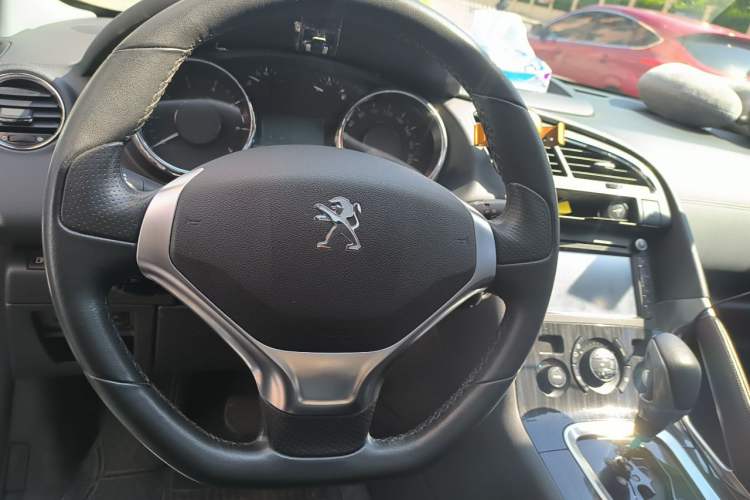 Used Peugeot 3008 2013 2.0L Automatic Trend Edition Steering Wheel