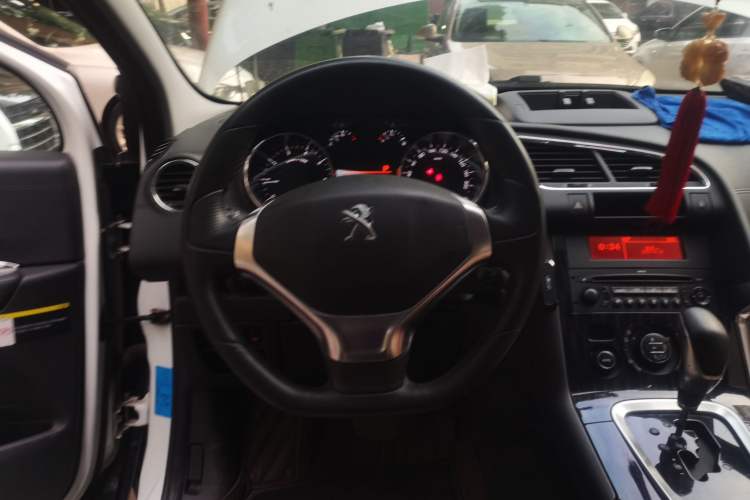 Used Peugeot 3008 2013 2.0L Automatic Trend Edition Steering Wheel