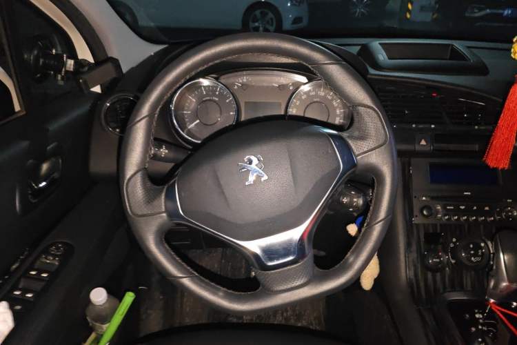 Used Peugeot 3008 2013 2.0L Automatic Trend Edition Steering Wheel