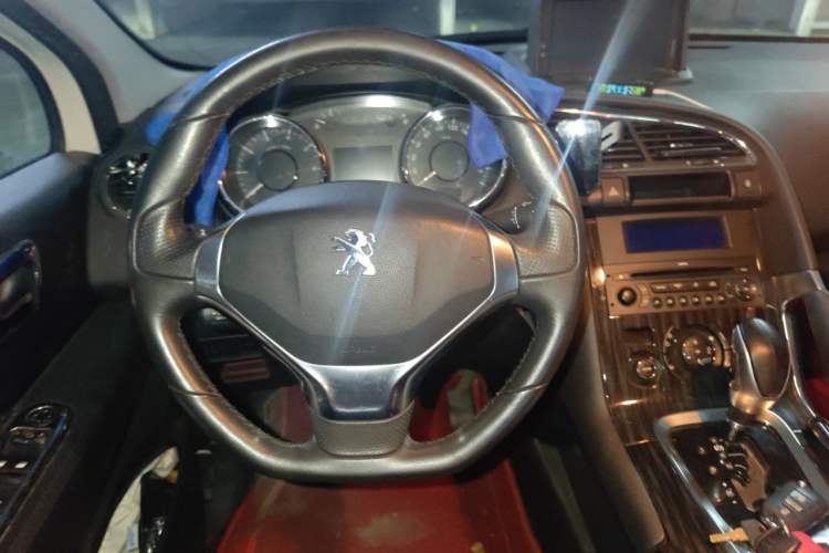 Used Peugeot 3008 2013 2.0L Automatic Trend Edition Steering Wheel