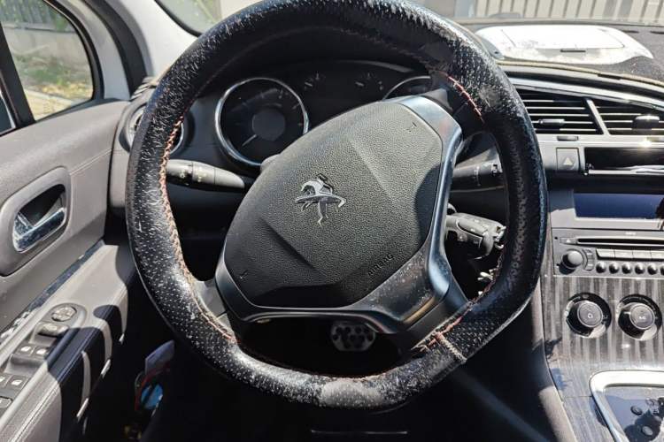 Used Peugeot 3008 2013 2.0L Automatic Classic Edition Steering Wheel