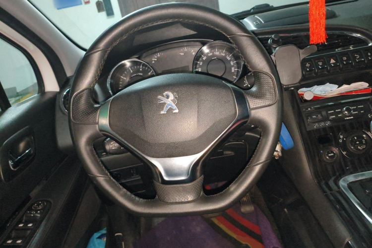 Used Peugeot 3008 2013 1.6THP Roland Garros Edition Steering Wheel