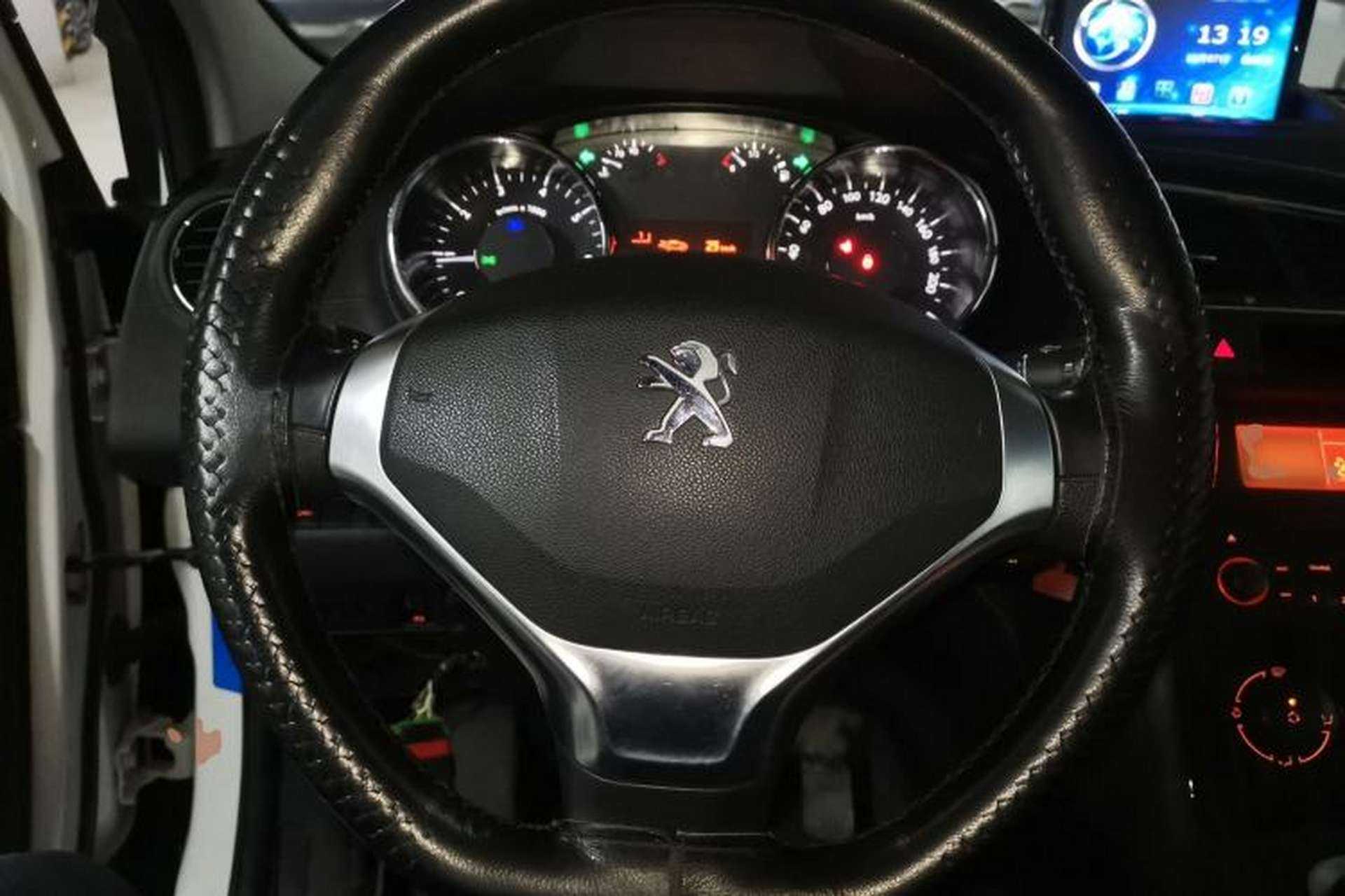 Used Peugeot 3008 2013 2.0L Manual Classic Edition Steering Wheel