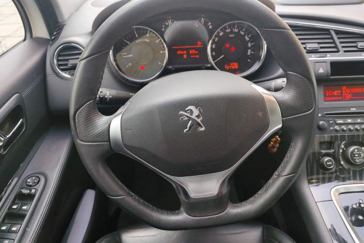 Used Peugeot 3008 2013 2.0L Automatic Trend Edition Steering Wheel