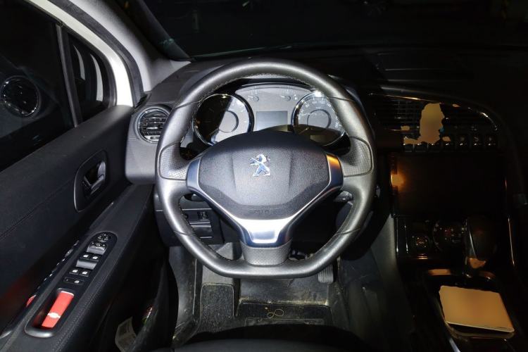 Used Peugeot 3008 2013 1.6THP Automatic Prestige Edition Steering Wheel