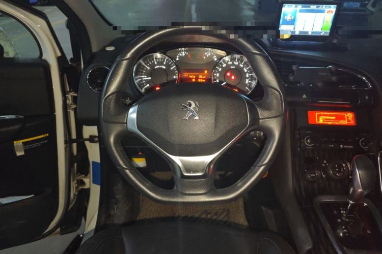 Used Peugeot 3008 2013 2.0L Automatic Trend Edition Steering Wheel
