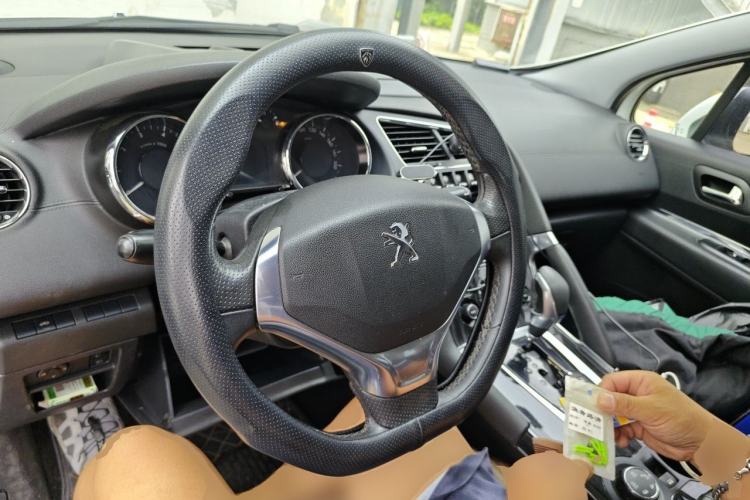 Used Peugeot 3008 2013 1.6THP Roland Garros Edition Steering Wheel