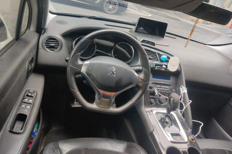 Used Peugeot 3008 2013 2.0L Automatic Trend Edition Steering Wheel