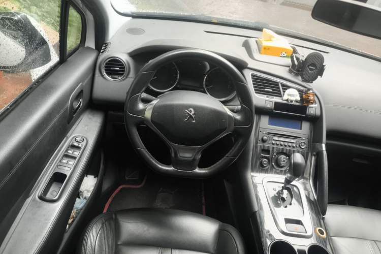 Used Peugeot 3008 2013 2.0L Automatic Trend Edition Steering Wheel
