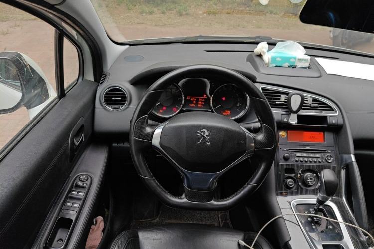 Used Peugeot 3008 2013 2.0L Automatic Trend Edition Steering Wheel
