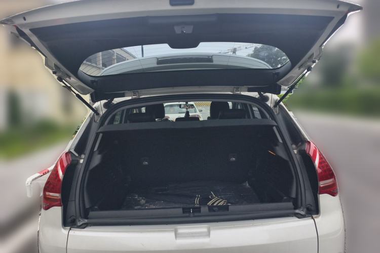 Used Peugeot 3008 2013 2.0L Automatic Trend Edition Trunk