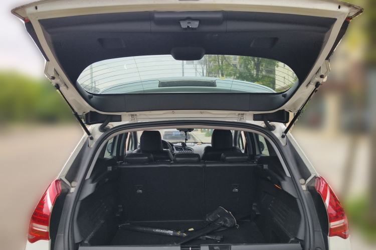 Used Peugeot 3008 2013 1.6THP Automatic Prestige Edition Trunk