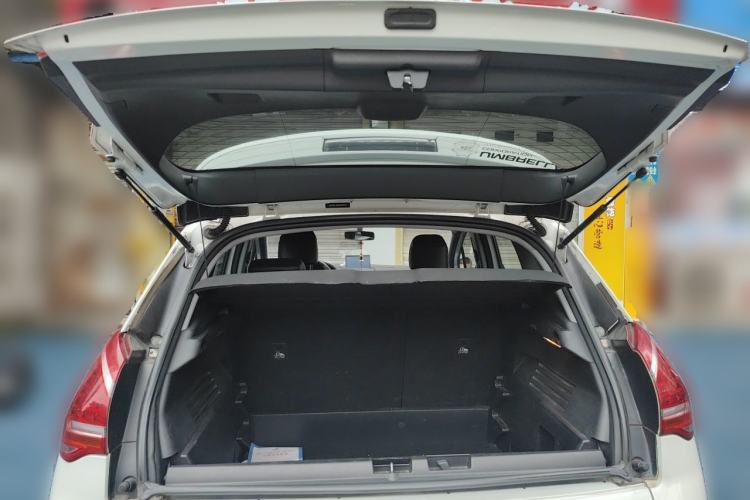 Used Peugeot 3008 2013 1.6THP Automatic Trend Edition Trunk